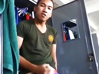 18 aged asian boy wank in lockerroom