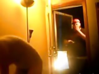 She receives the pizza guy without panties