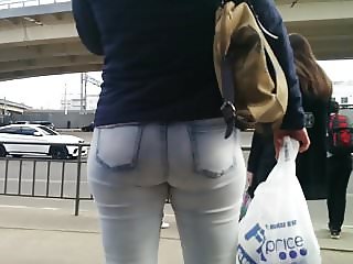 Nice ass blonde milfs in jeans