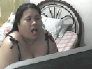 FAT FILIPINA MOM ROWENA SOTITO PLAYING WITH HER TIL SHE CUMS