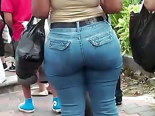 SUPER PHAT BOOTY WITH A VPL IN JEANS!!!!