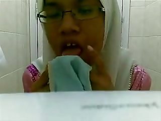 Malay girl licks dirty panties